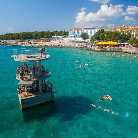 Cozy Apartments With Sea View Novi Vinodolski Buitenkant foto