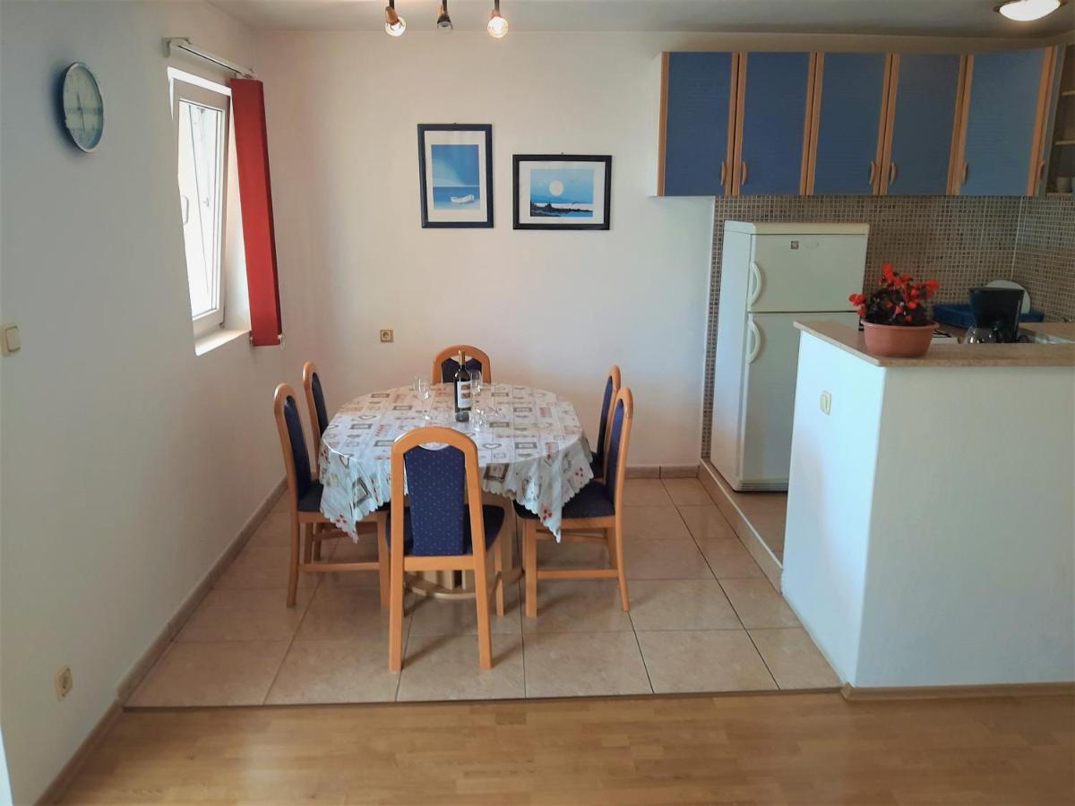 Cozy Apartments With Sea View Novi Vinodolski Buitenkant foto
